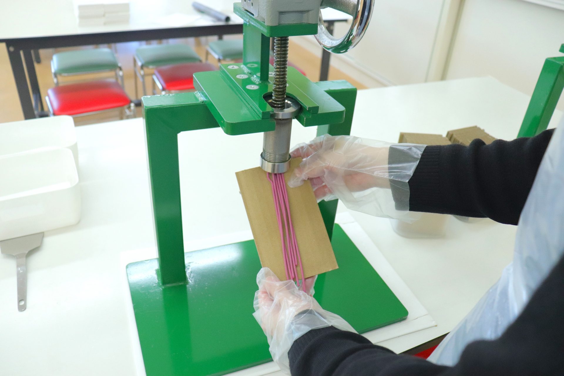 5.お線香の形に成形